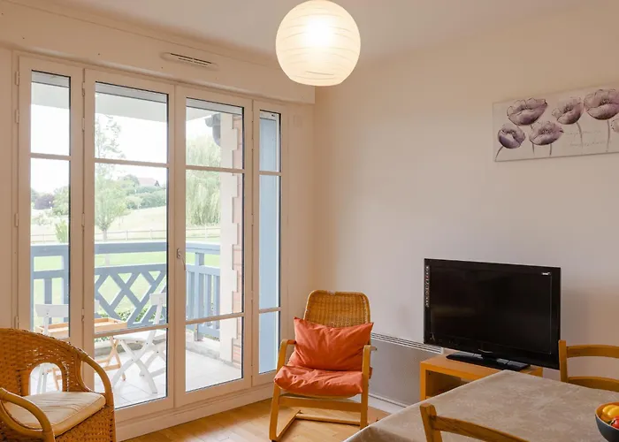 Les Coteaux By Interhome Apartament