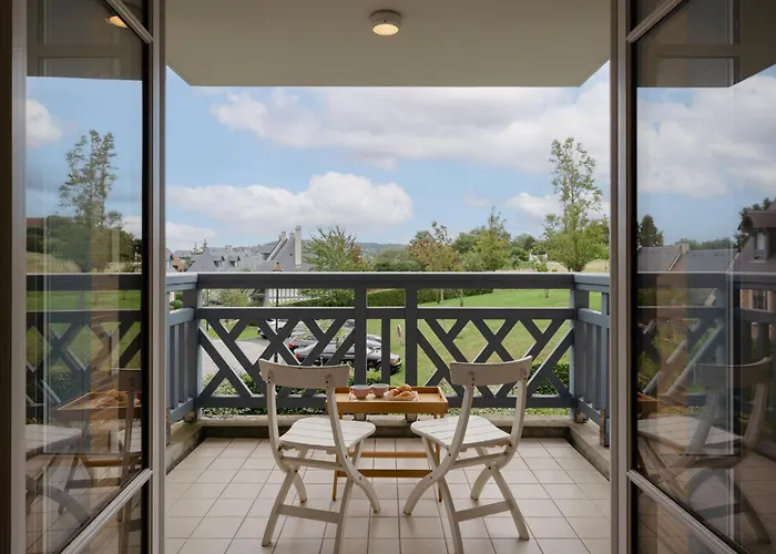 Apartment Les Coteaux By Interhome